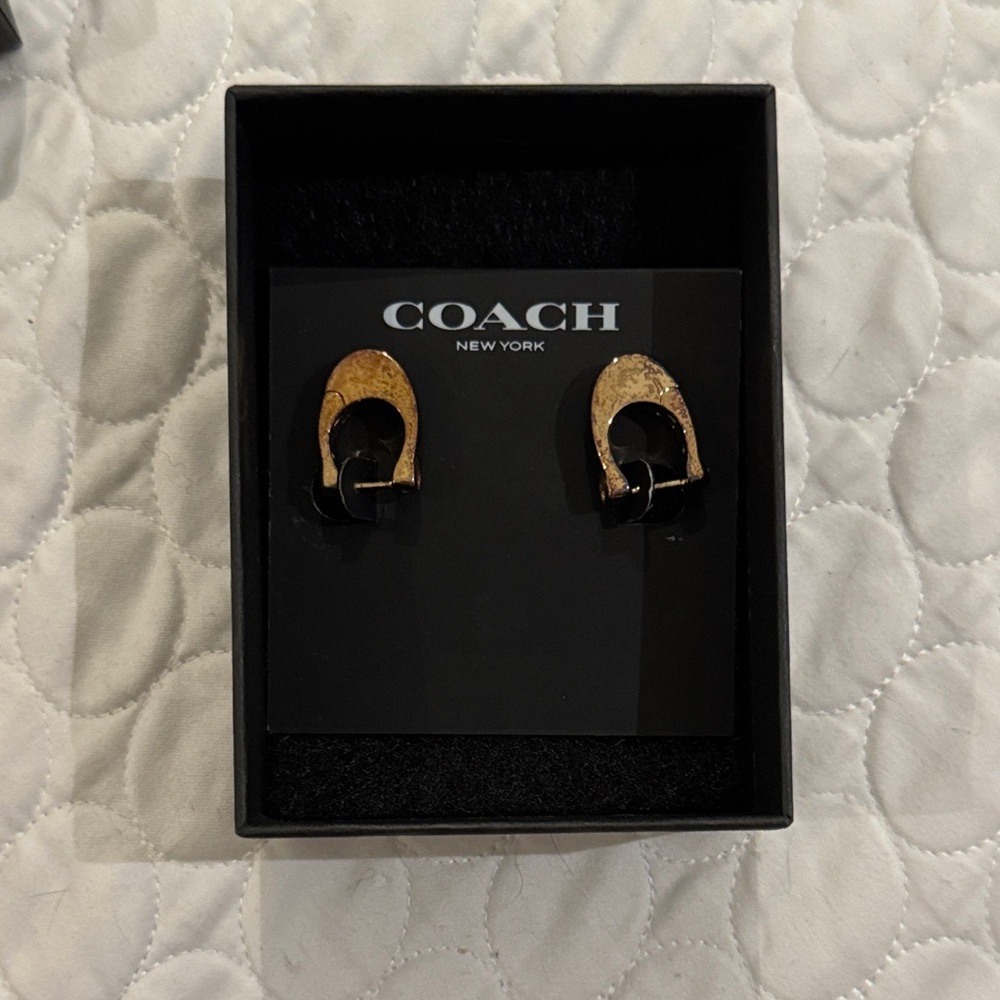Coach Black and Gold Arch Earrings hoops - Picture 2 of 8